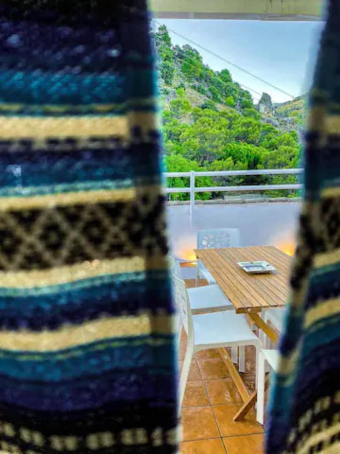 Grazalema - Casita La Calma - Incredible Views, Clima Frio-Calor, Wifi & Private Parking Optional Villa Ngoại thất bức ảnh