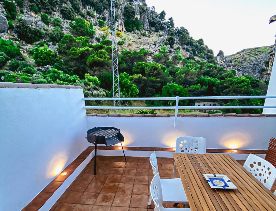 Grazalema - Casita La Calma - Incredible Views, Clima Frio-Calor, Wifi & Private Parking Optional Villa Ngoại thất bức ảnh