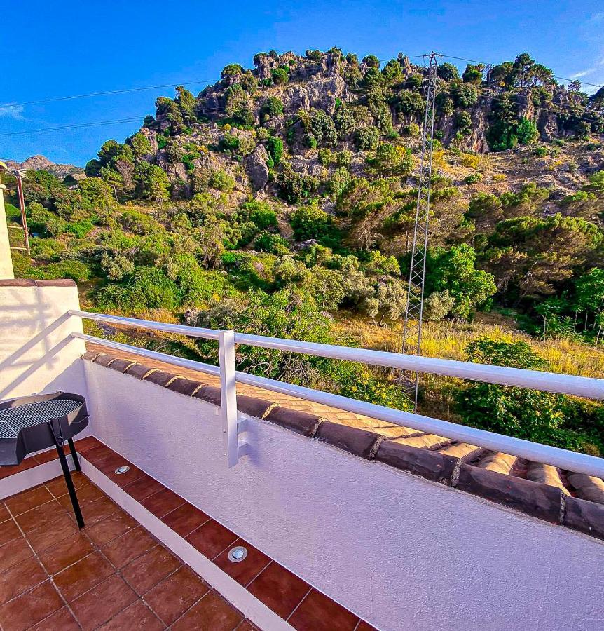 Grazalema - Casita La Calma - Incredible Views, Clima Frio-Calor, Wifi & Private Parking Optional Villa Ngoại thất bức ảnh